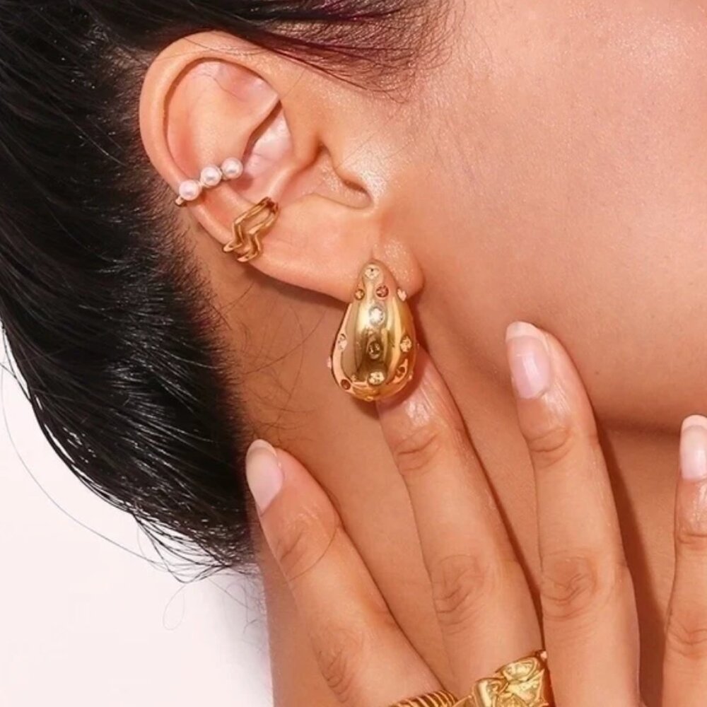 ✨ 18K Gold-Plated Water Droplet Earrings (Colorful Rhinestones)